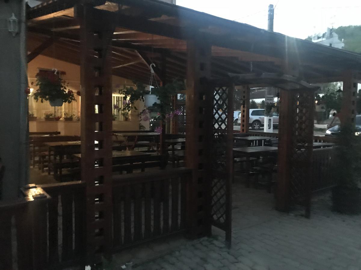 Vila Tanamera Hotell Moneasa Exteriör bild
